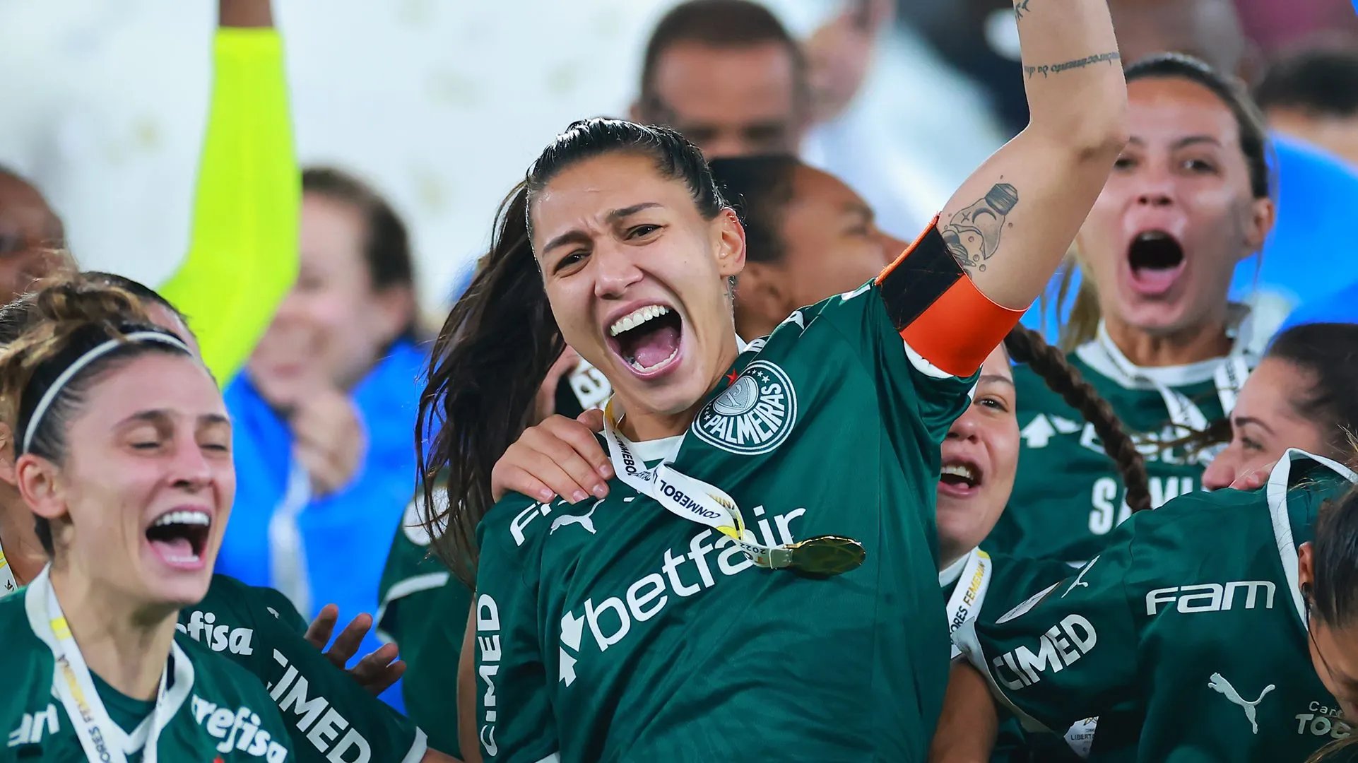 Bia Zaneratto pelo Palmeiras
