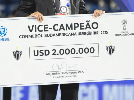 Torcida do Lanús acha cheque de vice-campeão esquecido pelo Galo