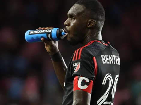 Inter observa cenário envolvendo Benteke, ex-Liverpool
