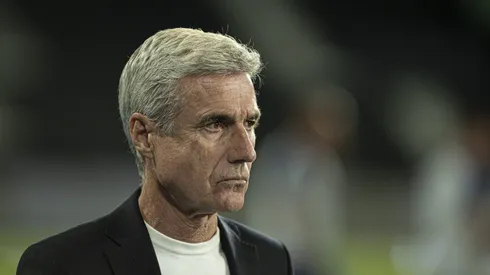 Luís Castro virou assunto no Grêmio.