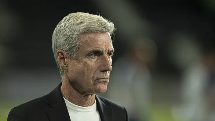Luís Castro virou assunto no Grêmio.