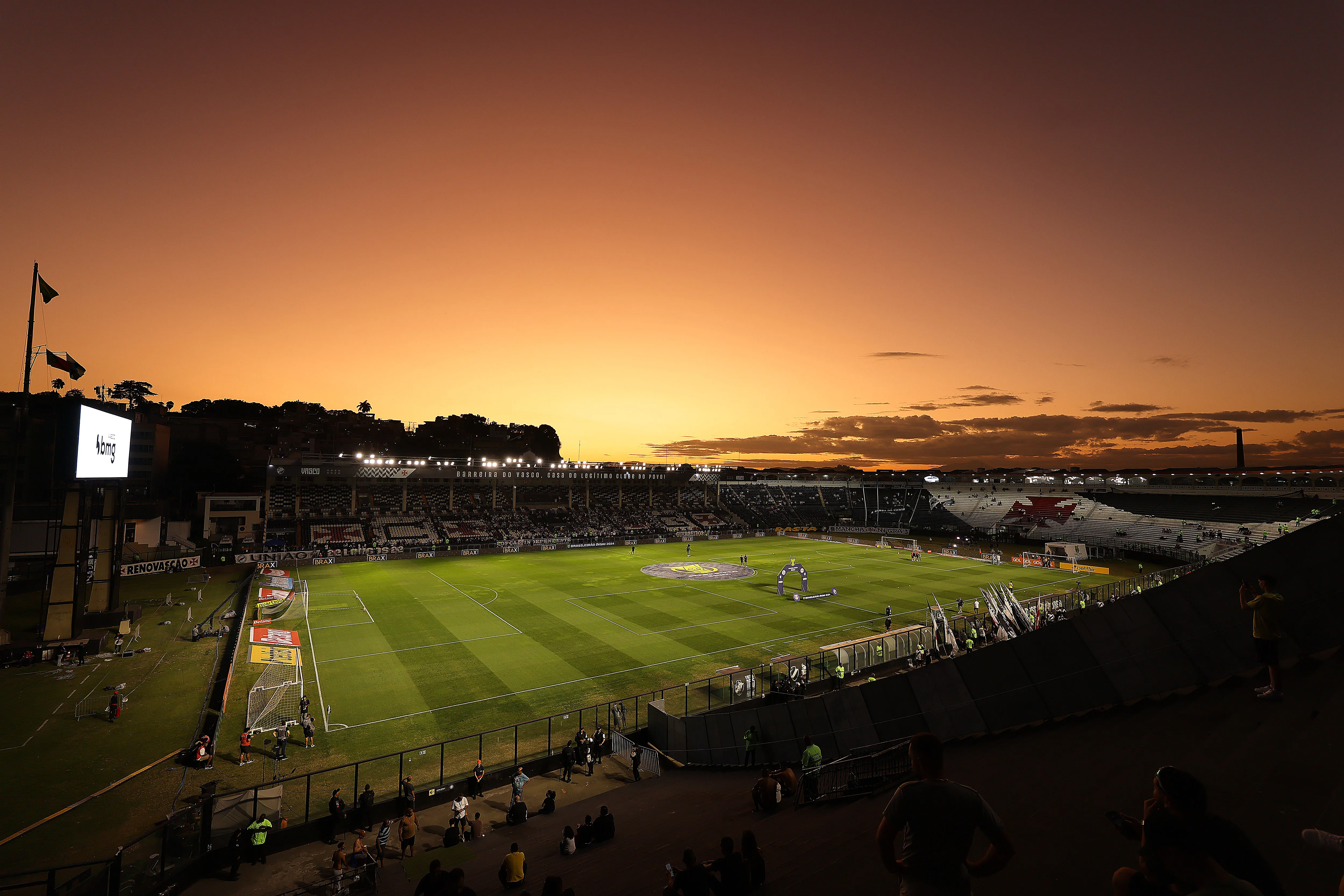 Por do sol em São Januário. (Photo by Wagner Meier/Getty Images)