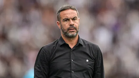 Artur Jorge deixou o Botafogo em 2025.