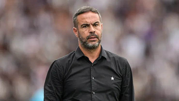 Artur Jorge deixou o Botafogo em 2025.