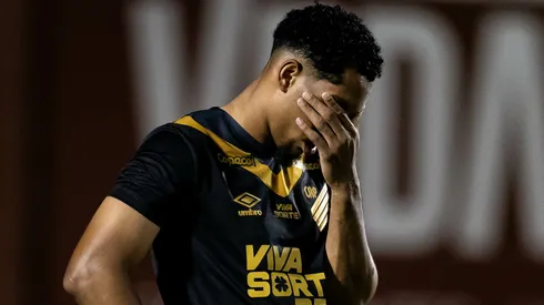 Habraão durante confronto contra o Vila Nova na Série B de 2025.