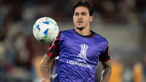 Pedro jogador do Flamengo durante aquecimento antes da partida contra o Racing no estadio Maracana pelo campeonato Copa Libertadores 2025. Foto: Jorge Rodrigues/AGIF