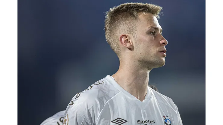 Ronald atuando no Grêmio em 2023