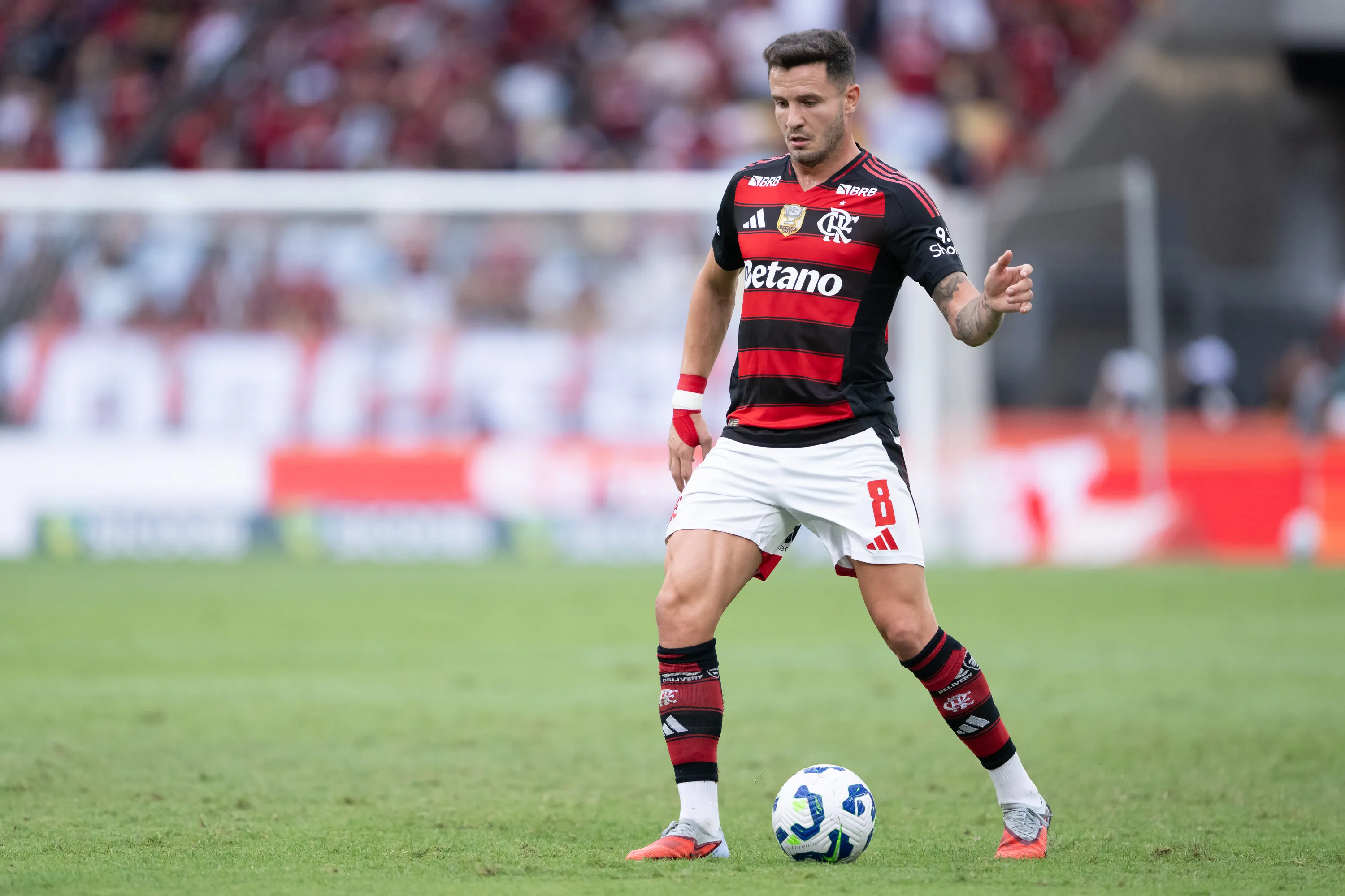 Saúl em Flamengo x Grêmio pelo Campeonato Brasileiro 2025. Foto: Jorge Rodrigues/AGIF