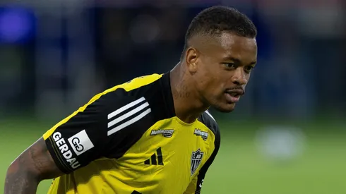 SP - BRAGANCA PAULISTA - 16/11/2025 - BRASILEIRO A 2025, BRAGANTINO X ATLETICO-MG - Caio Paulista jogador do Atletico-MG durante aquecimento antes da partida contra o Bragantino no estadio Cicero De Souza Marques pelo campeonato Brasileiro A 2025. Foto: Joisel Amaral/AGIF