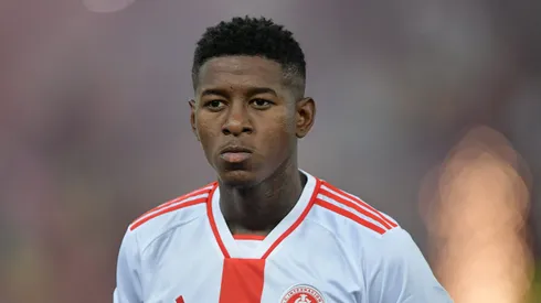 Vitão cravou a permanência do Internacional na Série A.