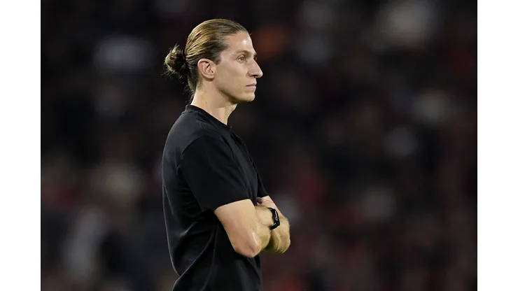 Filipe Luis tecnico do Flamengo durante partida contra o Bragantino no estadio Maracana pelo campeonato Brasileiro A 2025. Foto: Alexandre Loureiro/AGIF