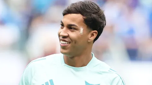 Kaio Jorge durante confronto contra o Fluminense no Campeonato Brasileiro de 2025.