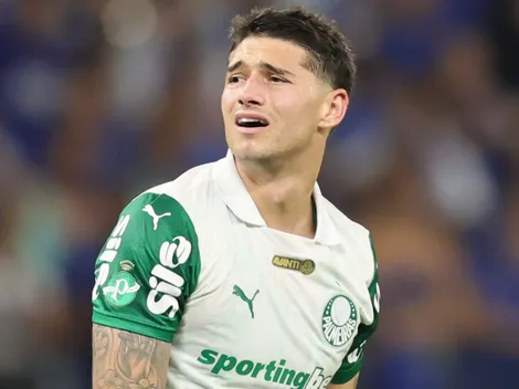 Torcida do Palmeiras exige saídas de Aníbal e Emi Martínez