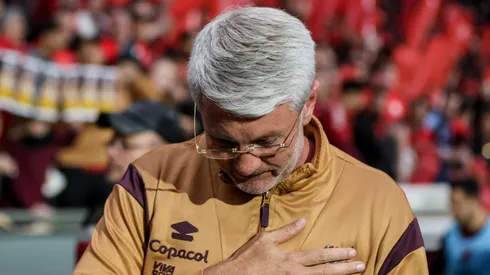 Odair Hellmann durante confronto contra o América-MG na Série B de 2025.