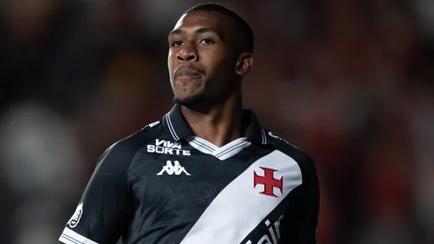 Rayan durante confronto contra o Internacional no Campeonato Brasileiro de 2025.