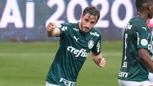 Matias Vina jogador do Palmeiras comemora seu gol durante partida contra o Atletico-GO no estadio Arena Allianz Parque pelo campeonato Brasileiro A 2020. Foto: Marcello Zambrana/AGIF