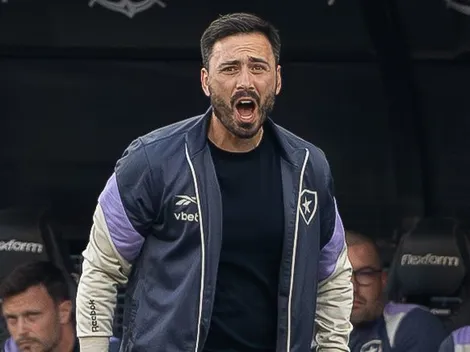 Davide lamenta erro de Léo Linck, mas elogia postura de goleiro do Botafogo