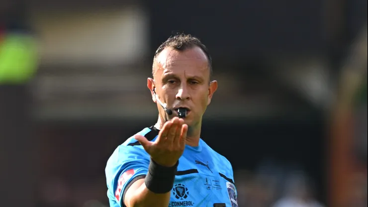 Palmeiras se irritou com a arbitragem.
