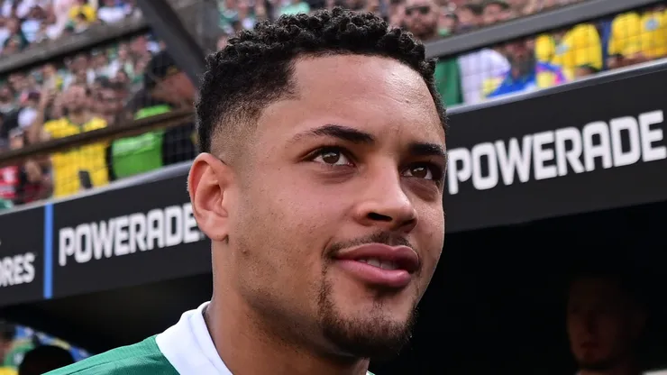 Vitor Roque pelo Palmeiras na final da Libertadores. (Photo by Rodrigo Valle/Getty Images)