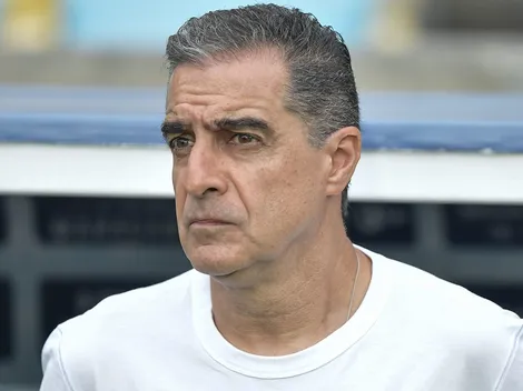 Renato Paiva, ex-Botafogo, entra na mira do Coritiba