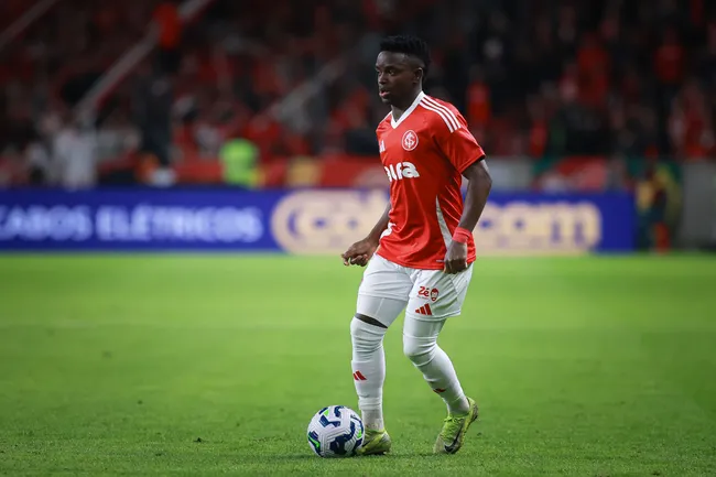Johan Carbonero jogador do Internacional durante partida contra o Fluminense – Foto: Maxi Franzoi/AGIF