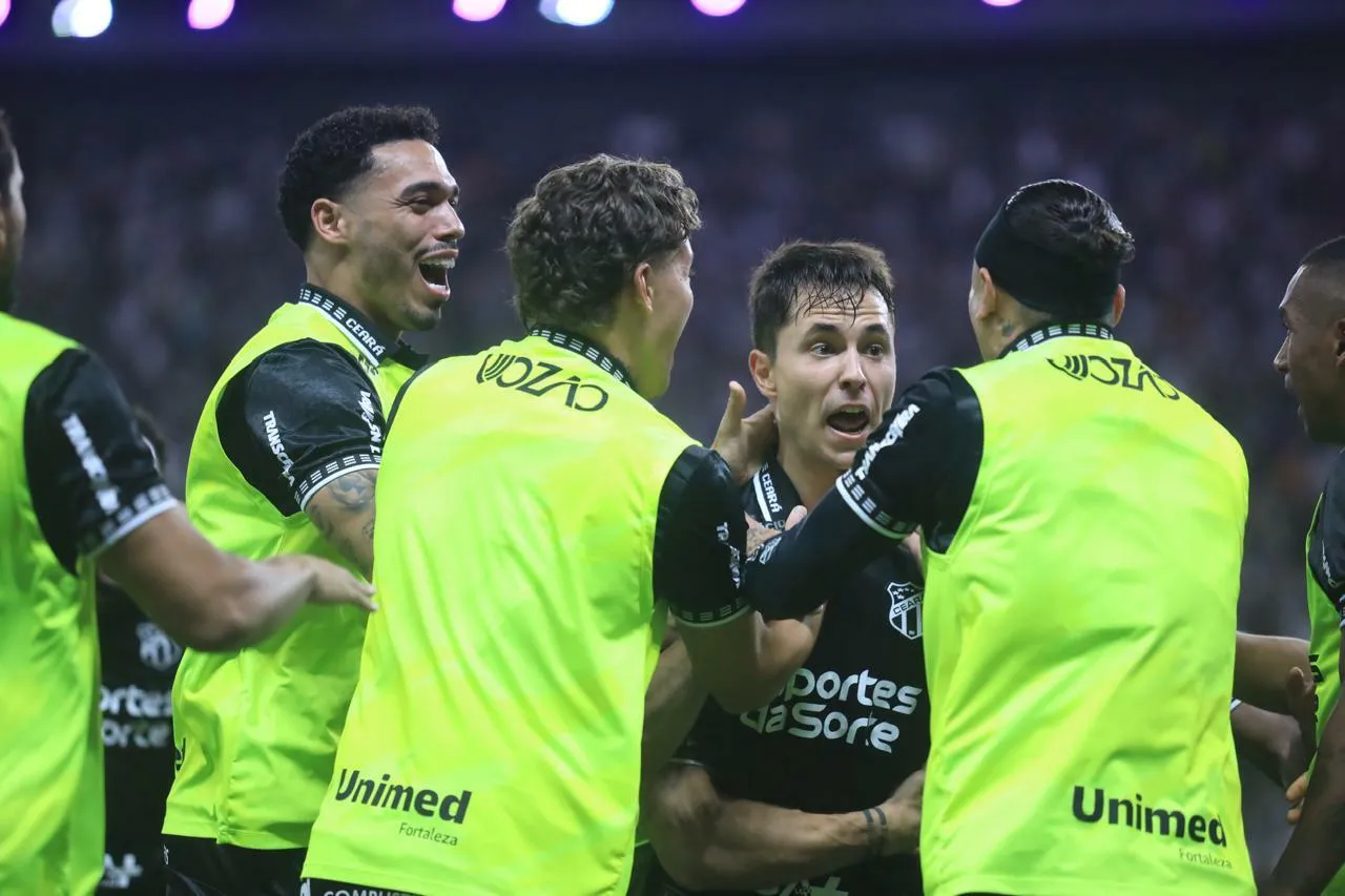 Zanocelo jogador do Ceara comemora seu gol durante partida contra o Cruzeiro no estadio Arena Castelao pelo campeonato Brasileiro A 2025. Foto: Lucas Emanuel/AGIF