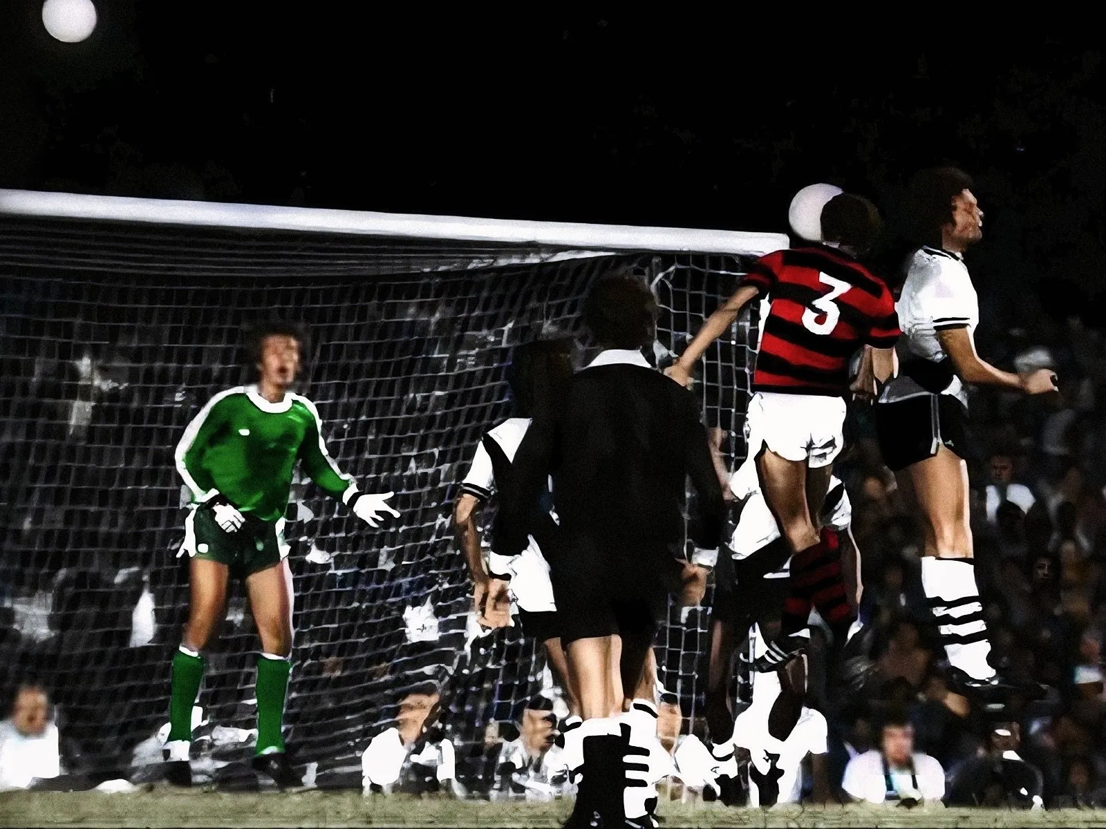 Gol histórico de Rondinelli na final do Carioca de 1978 entre Flamengo e Vasco.
