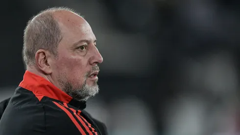 Alessandro Barcellos presidente do Internacional durante partida contra o Botafogo no estadio Engenhao pelo campeonato Brasileiro A 2025.