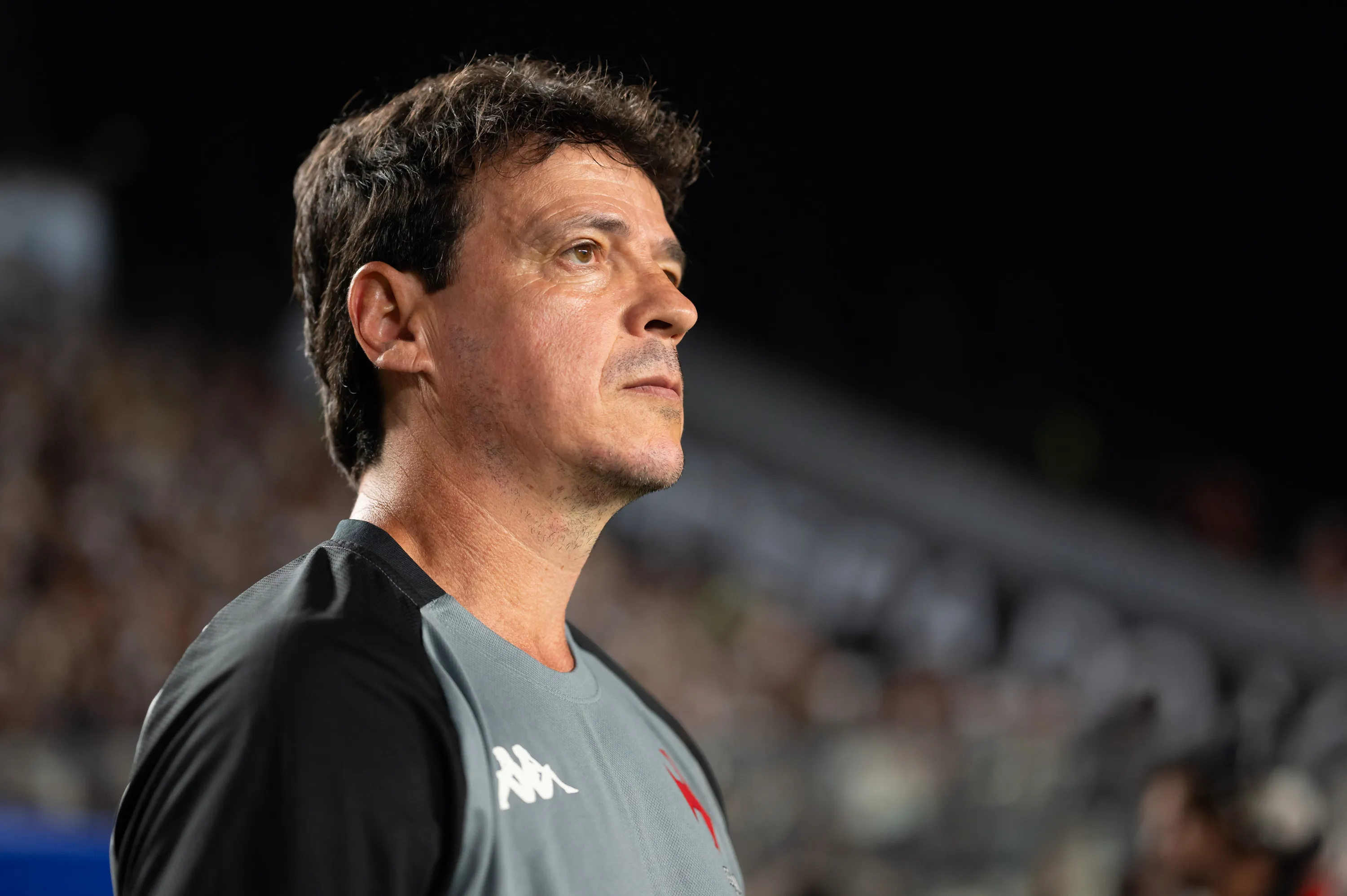 Fernando Diniz tecnico do Vasco durante partida contra o Internacional no estadio Sao Januario pelo campeonato Brasileiro A 2025. Foto: Jorge Rodrigues/AGIF