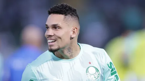 Paulinho custou caro ao Palmeiras.
