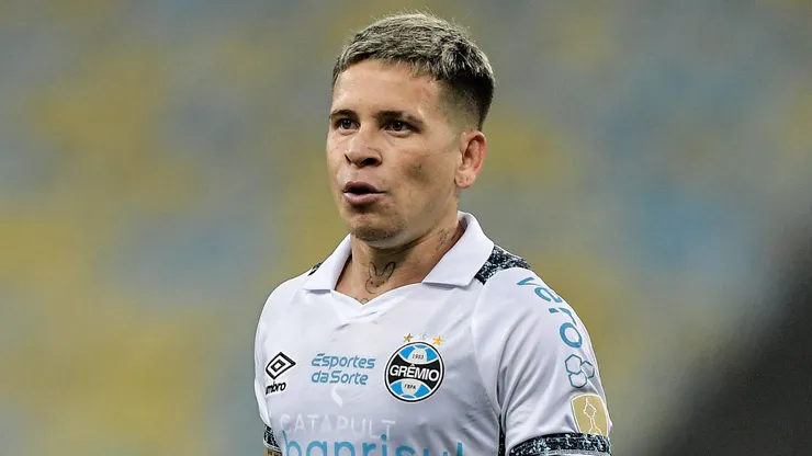 Soteldo com a camisa do Grêmio em 2024