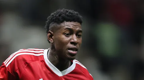 Vitão tem futuro incerto no Internacional.