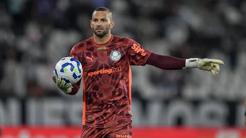 Weverton está sendo disputado no mercado