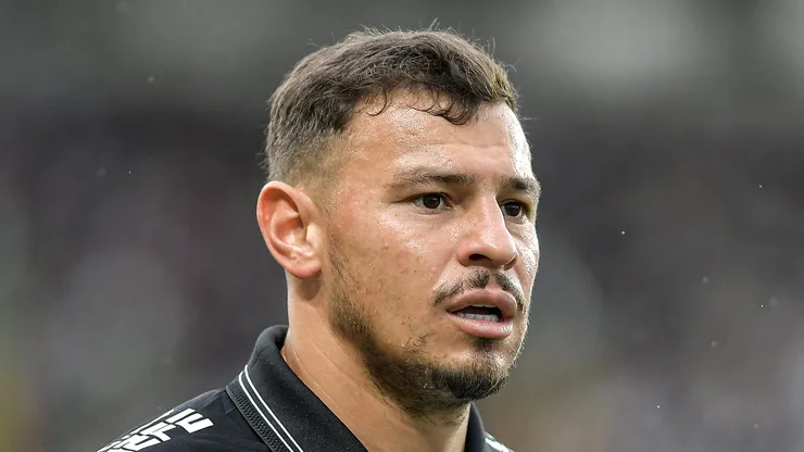 Hugo Moura jogador do Vasco durante partida contra o Atletico-MG no estadio Sao Januario pelo campeonato Brasileiro A 2025. Foto: Thiago Ribeiro/AGIF
