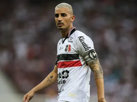 Thiago Galhardo compara Santa Cruz com Vasco e detona presidente tricolor