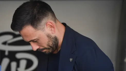 Davide Ancelotti técnico do Botafogo durante partida contra o Santos no estádio Engenhão pelo campeonato Brasileiro A 2025. Foto: Thiago Ribeiro/AGIF