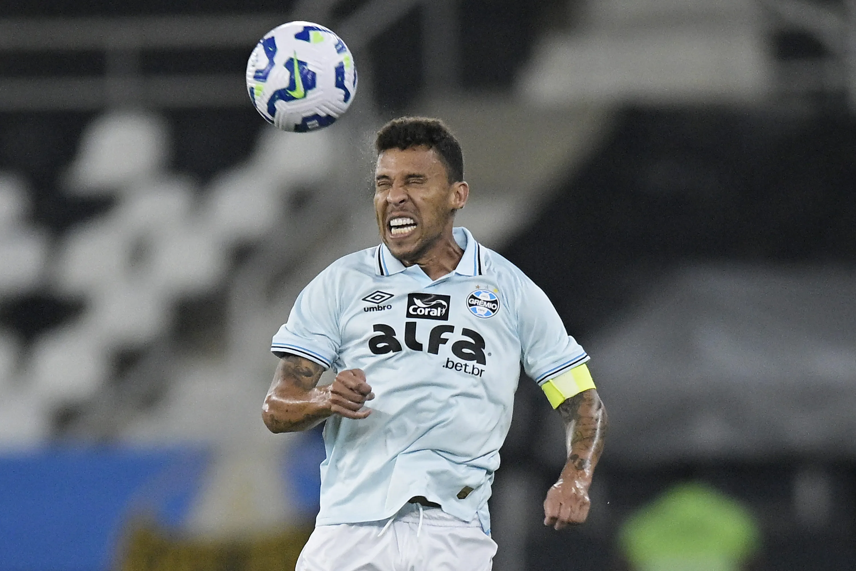 Marcos Rocha jogador do Grêmio durante partida contra o Botafogo –  Foto: Alexandre Loureiro/AGIF