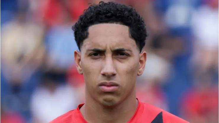 Felipinho, volante do Athletico-PR