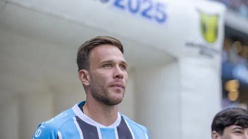 Arthur jogador do Gremio durante partida contra o Mirassol no estadio Arena do Gremio pelo campeonato Brasileiro A 2025.
