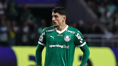 Joaquin Piquerez jogador do Palmeiras durante partida contra o Santos no estadio Arena Allianz Parque pelo campeonato Brasileiro A 2025. Foto: Fabio Giannelli/AGIF