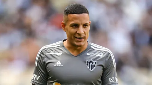 Guilherme Arana jogador do Atletico-MG durante aquecimento antes da partida contra o America-MG no estadio Mineirao pelo campeonato Brasileiro A 2023.