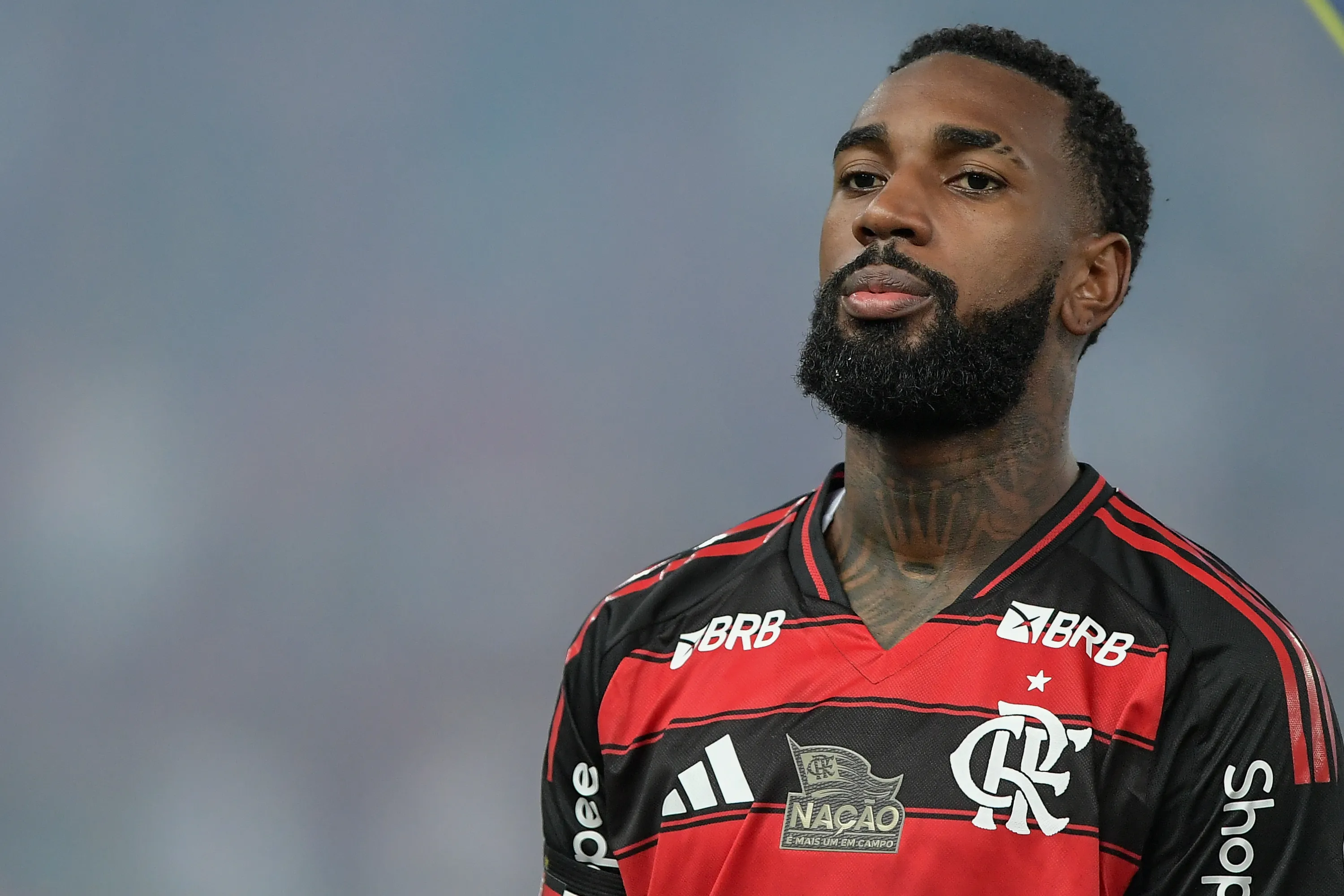 RJ – RIO DE JANEIRO – 10/05/2025 – BRASILEIRO A 2025, FLAMENGO X BAHIA – Gerson jogador do Flamengo durante partida contra o Bahia no estadio Maracana pelo campeonato Brasileiro A 2025. Foto: Thiago Ribeiro/AGIF