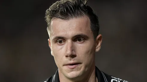 Lucas Piton jogador do Vasco durante partida contra o Botafogo no estadio Sao Januario pelo campeonato Copa Do Brasil 2025. Foto: Thiago Ribeiro/AGIF