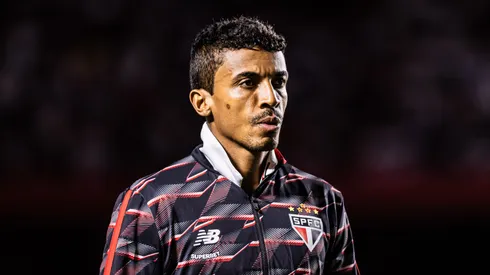 Luiz Gustavo em campo pelo São Paulo. Foto: Abner Dourado/AGIF