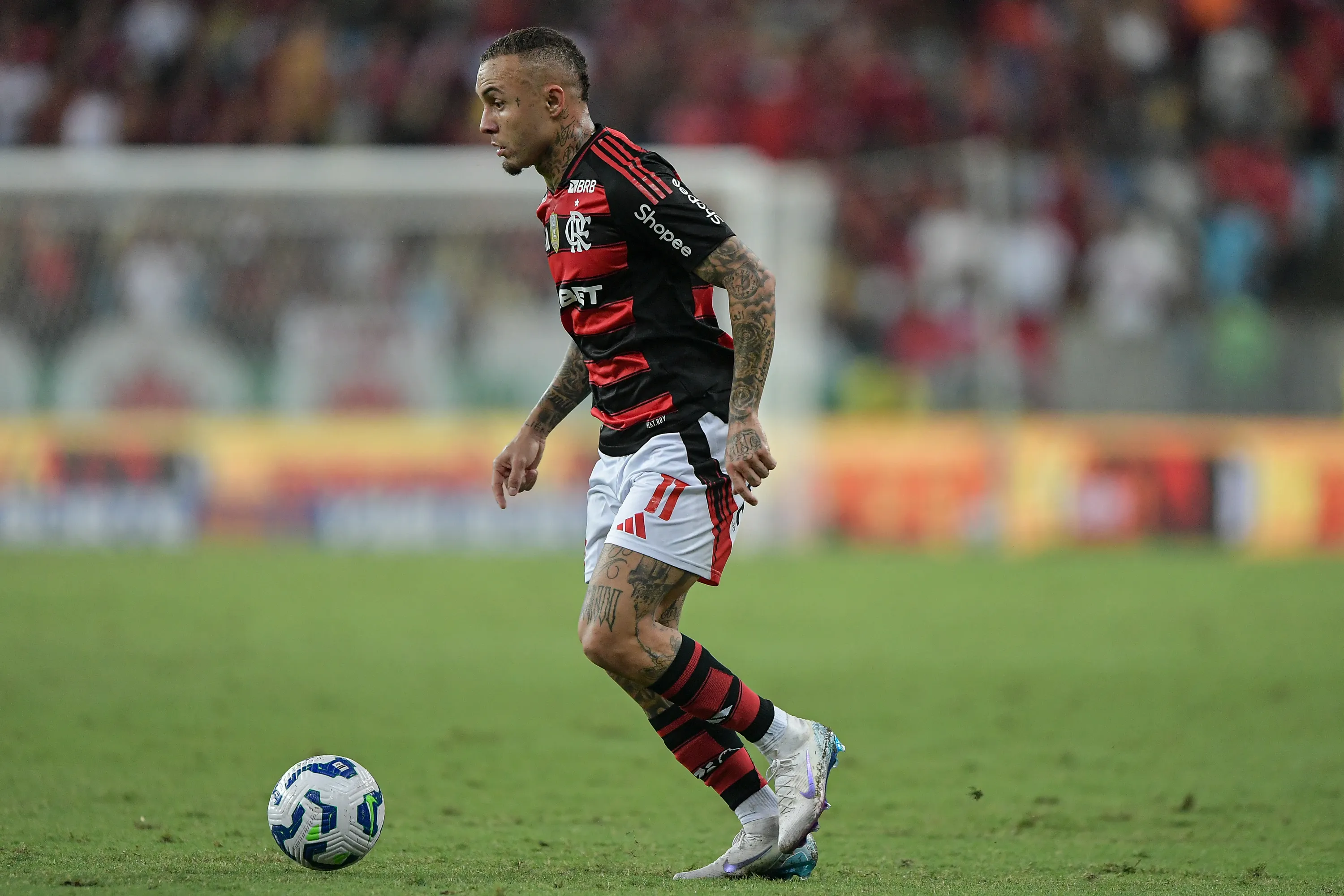 Everton Cebolinha jogador do Flamengo durante partida contra o Botafogo-PB  – Foto: Thiago Ribeiro/AGIF