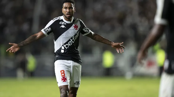 Jair renovou com o Vasco. Foto: Jorge Rodrigues/AGIF