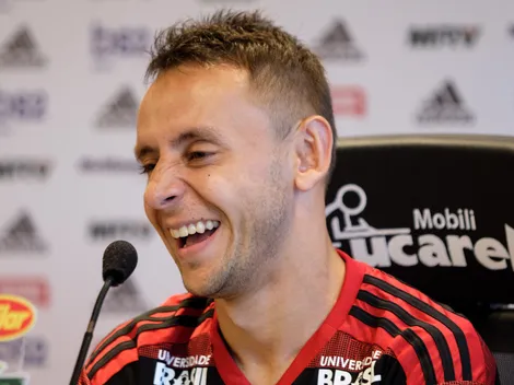 Rafinha deixa coração falar e comemora título do Flamengo