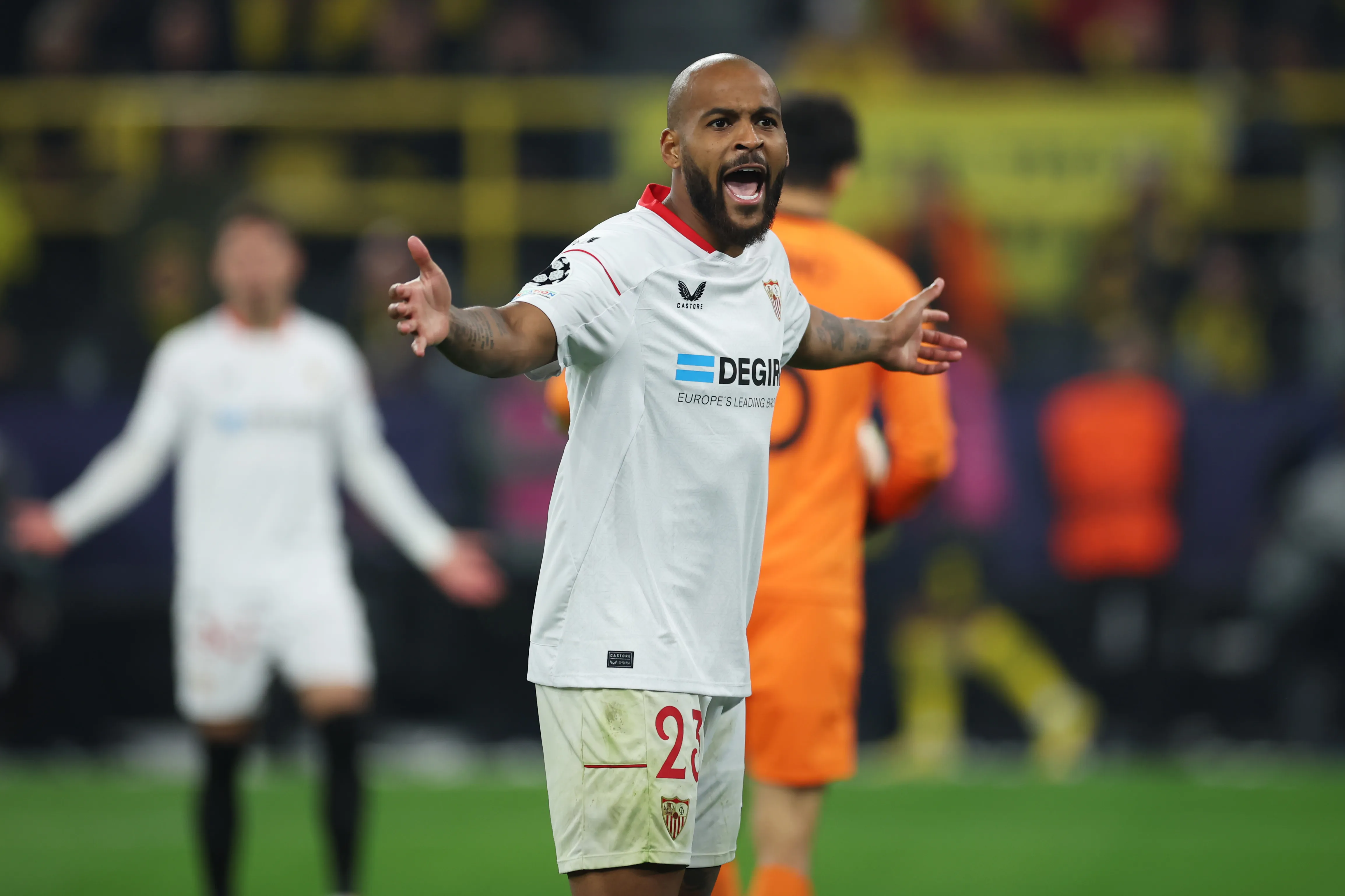 Marcão durante partida contra o Borussia Dortmund na Champions League 2022/23. (Photo by Alex Grimm/Getty Images)