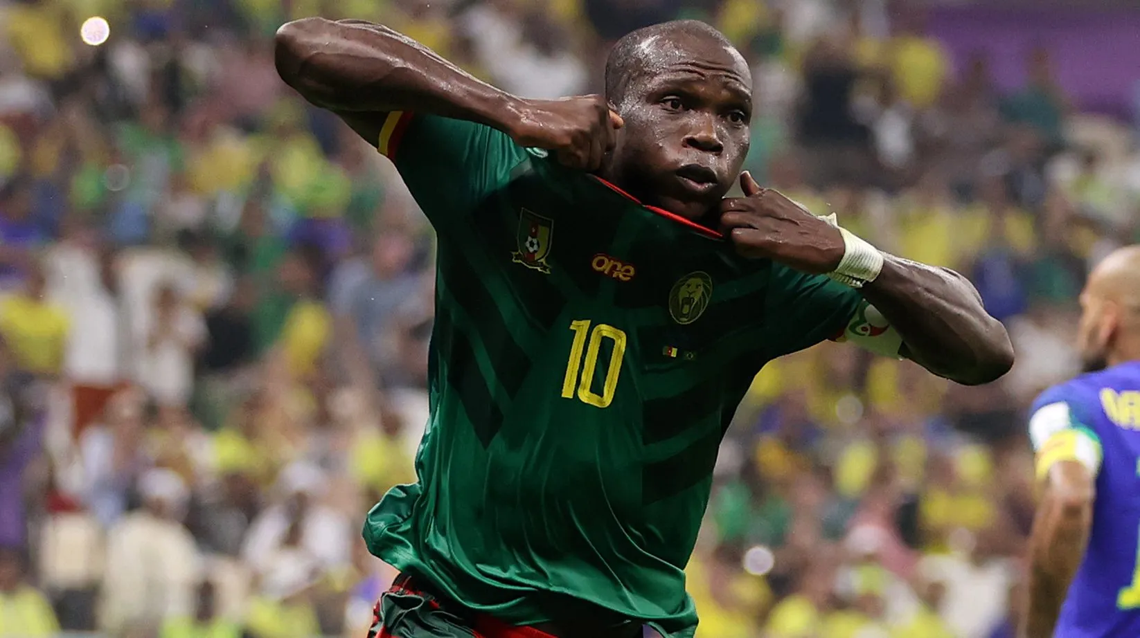 Aboubakar em campo pela seleção de Camarões. (Photo by Clive Brunskill/Getty Images)