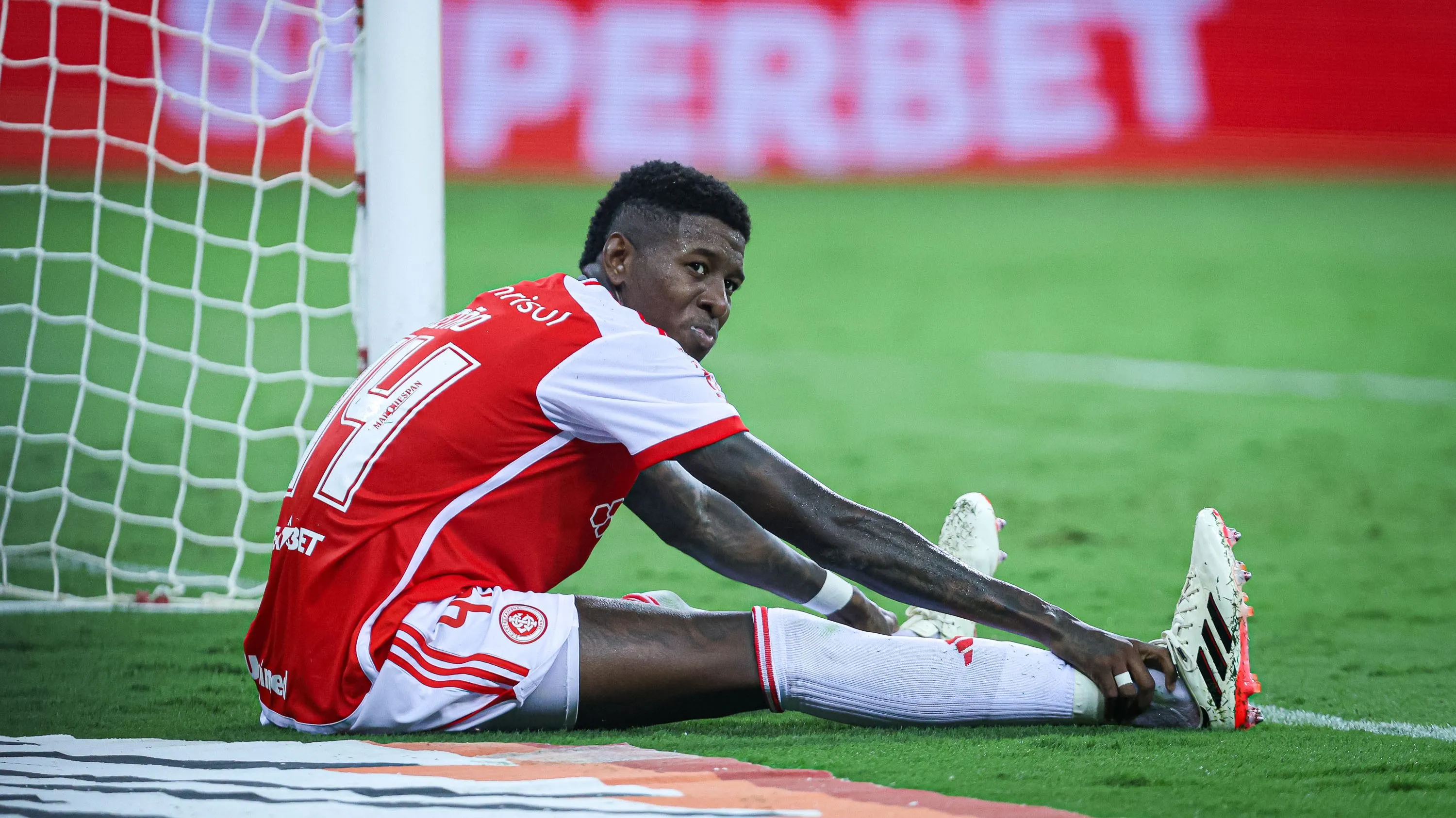 Vitão em campo pelo Inter. Foto: Maxi Franzoi/AGIF